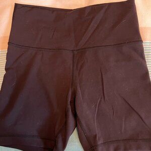 Lululemon Original Wunder Train Black Shorts 6'
